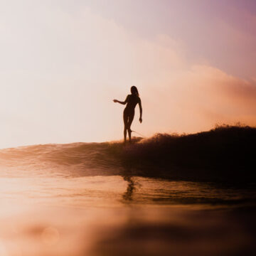 “Surf Shack” de Quinn Matthews: O Mar como Lar