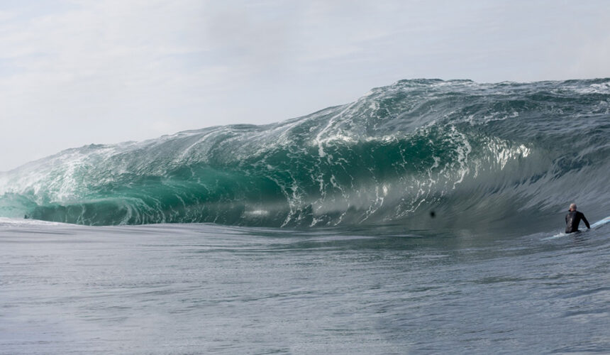 Irmãos Vaz aproveitam dia de Teahupoo no RJ