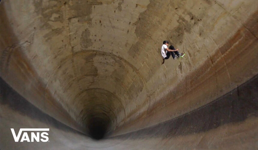 Tony Hawk em fullpipe lendário no Arizona