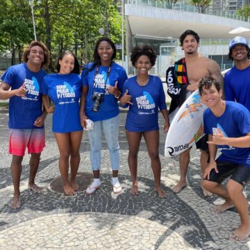 A lenda Gabriel Medina visitando nosso Surf Para Todos!